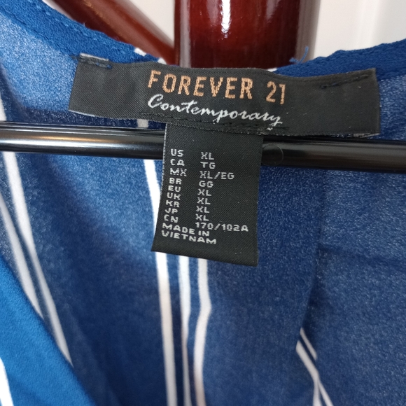 Forever 21 Maxi Dress with Tie Belt - Picture 3 of 3